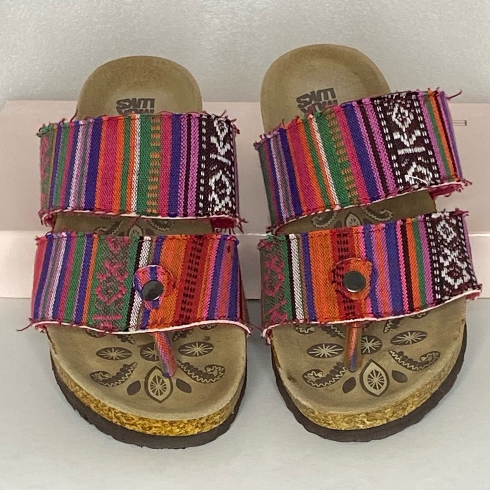 MukLuks Colourful Striped Women's Sandals Size 7 NWOT